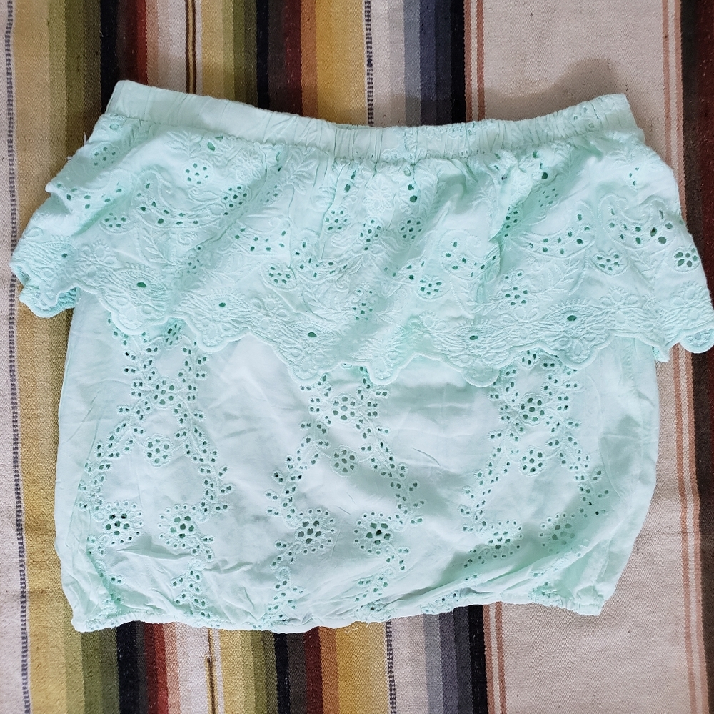 Young fabulous broke eyelet ruffle crop tube top M